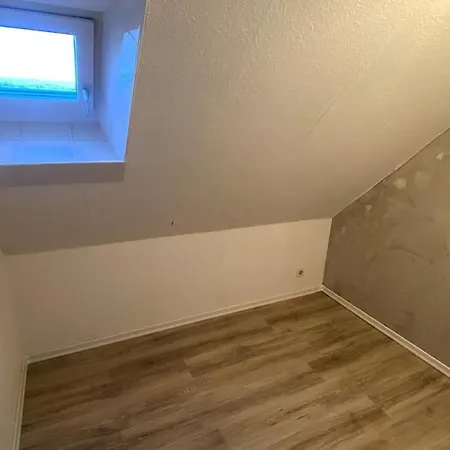 Stylische Maisonette-wohnung Lägenhet *