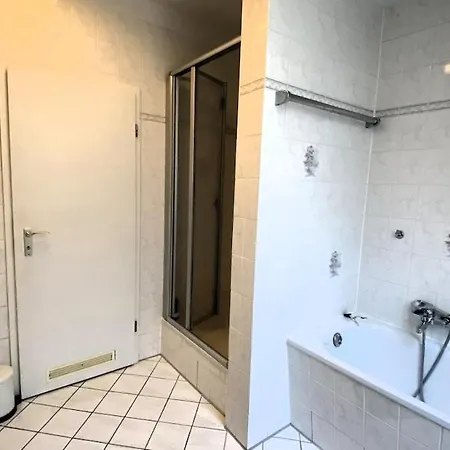 Stylische Maisonette-wohnung Lägenhet