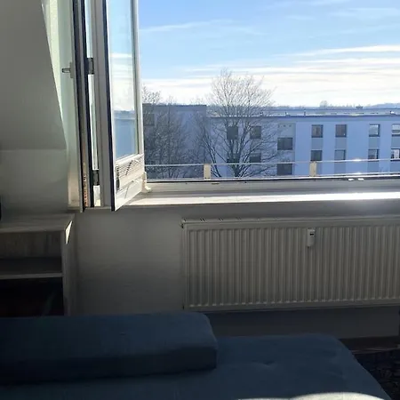 Stylische Maisonette-wohnung Lägenhet *